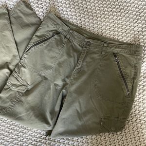 Patagonia Hiking / Cargo Pants — Green — Women’s size 12